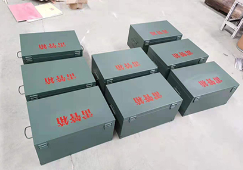 印台炸药箱和雷管箱一般是怎么存放的？